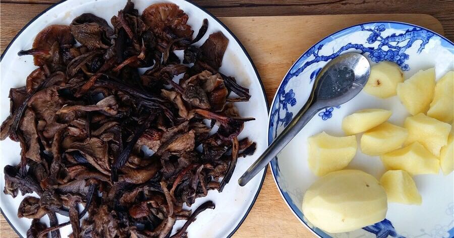 天王盖地虎，小鸡炖蘑菇