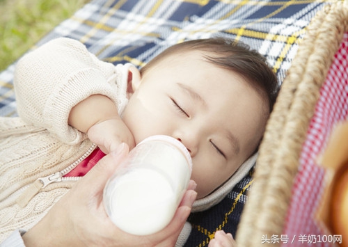 德牧幼犬腹泻能喝羊奶吗,宝宝腹泻可以喝羊奶吗