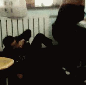 每日一笑：恶俗婚礼*绑捆**新郎