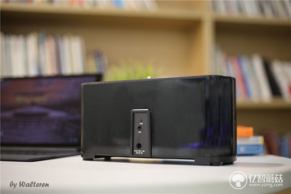 不用耳机孔一样插上就听，RSRDS909未来音响体验
