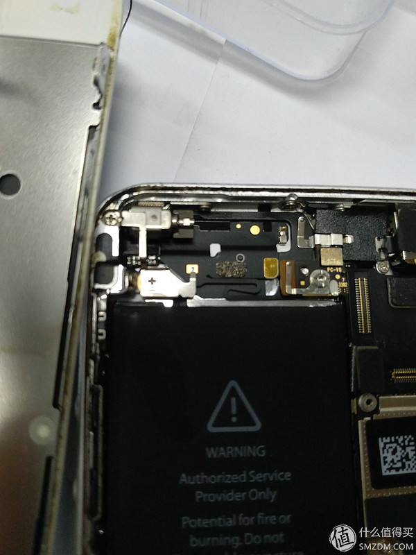 iphone5s摇动机身有响声,苹果手机振动失灵自己反复震动