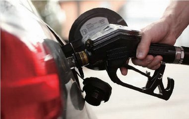 汽车油箱盖打开有吸气声怎么回事,马自达cx5打开油箱盖有吸气声
