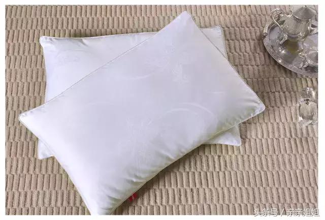 蚕丝被芯脏了怎么洗,蚕丝枕头脏了怎么洗