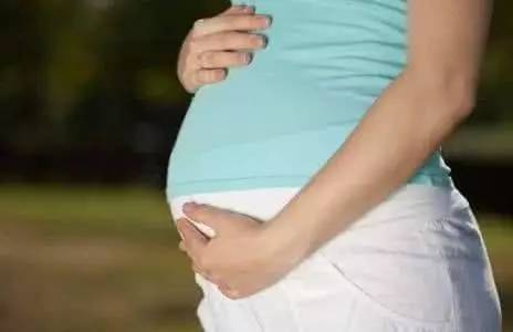 胎宝宝打嗝妈妈能感受到吗,孕期所有的胎宝宝都会打嗝吗