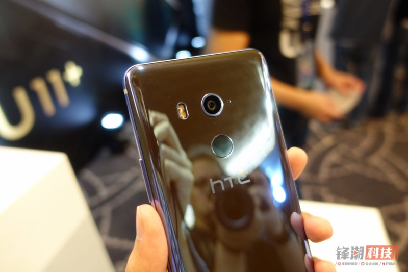 htcu11和htcu11+尺寸,htcu11和u11+哪个好