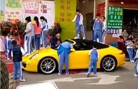 开车不能乱按的3个按钮,开车时最好不要按下这个键
