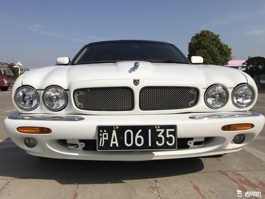 四眼捷豹xj3.0四驱顶配版,捷豹xj8经典色