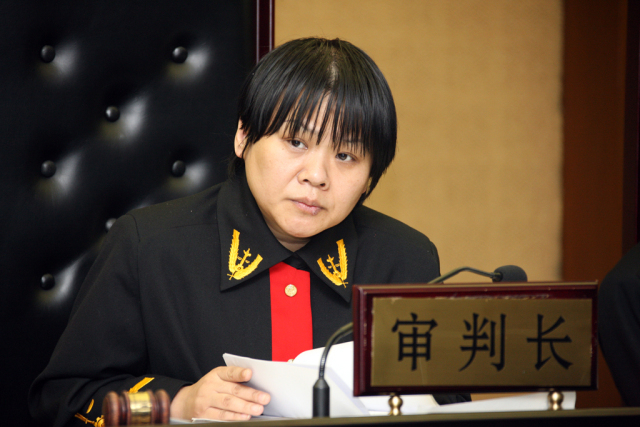 法官来了：“白大夫”白松上直播，和网友聊了些啥？