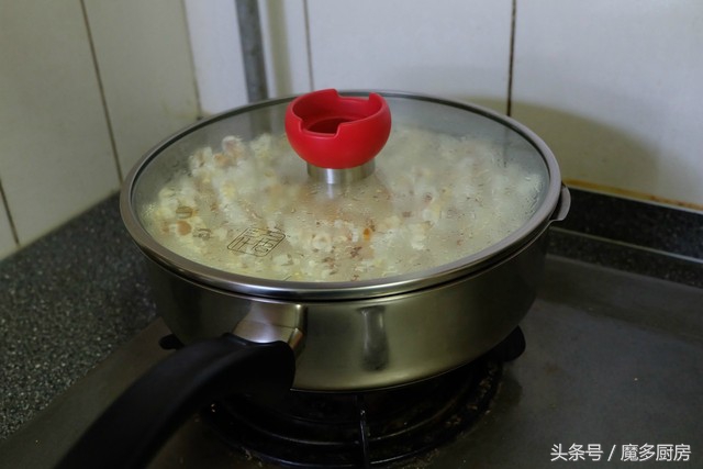 怎样能把玉米粒炒成玉米花,几颗玉米粒就能爆一大锅爆米花