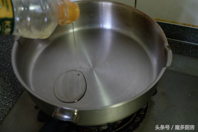 怎样能把玉米粒炒成玉米花,几颗玉米粒就能爆一大锅爆米花