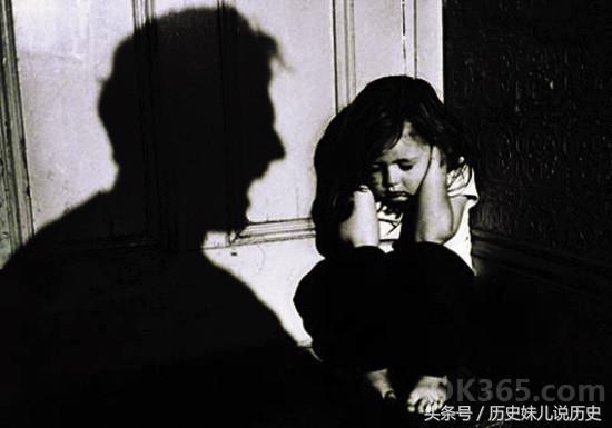 40岁*兽禽**继父对5女儿干出这种事情？还说代替她妈“尽义务”！