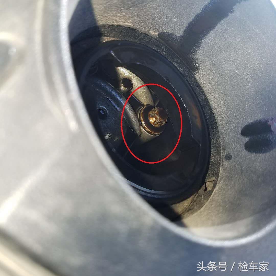 十二万公里的奔驰e200还能买吗,奔驰e200值不值得买
