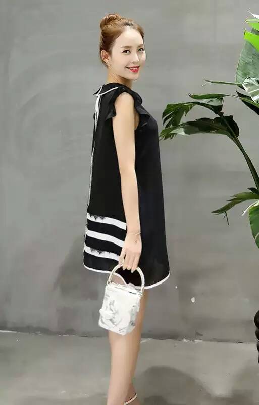 少女青春靓丽显瘦素色连衣裙,少女温婉气质连衣裙