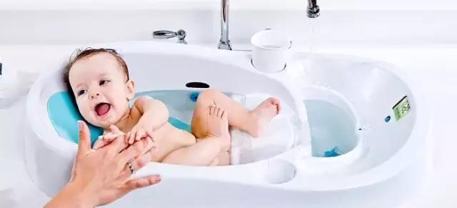 小孩洗澡的正确打开方式,宝宝正确洗澡的方法
