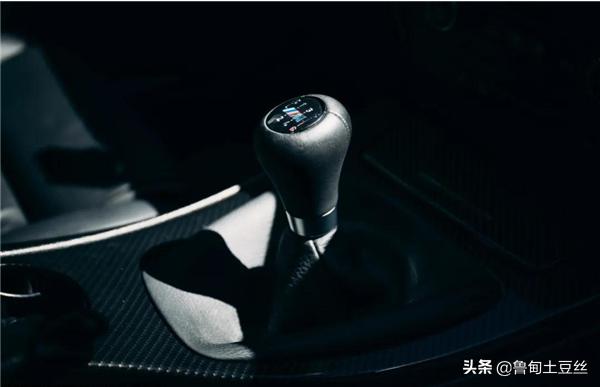 「毂锐驰」一台融入了JDM元素的宝马E93335i