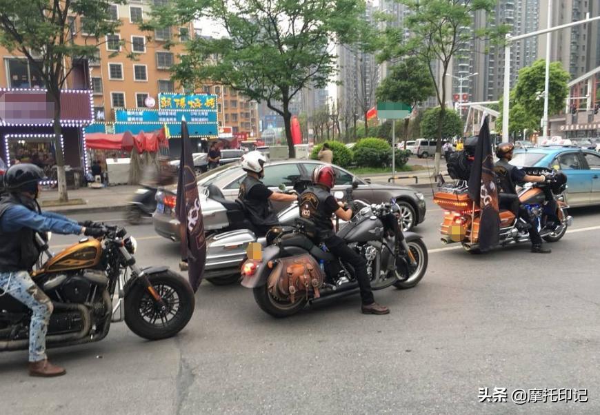 摩托车骑了10年还跟新的一样,摩托车骑了十年了