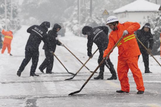 寒潮预警零下6度,为什么冻伤急救不能烤火或搓雪