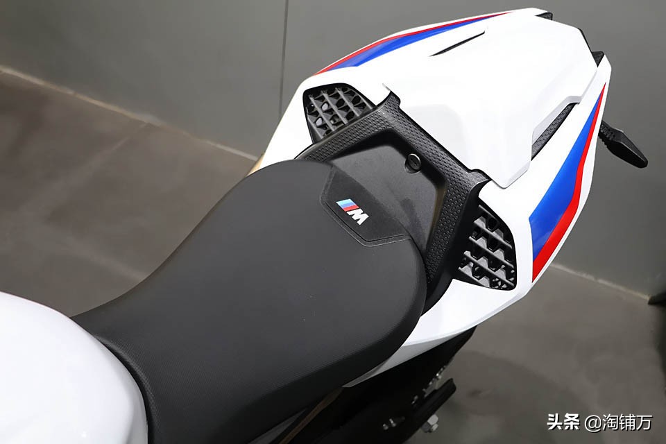 最新款宝马s1000rr沉浸式体验,宝马s1000rr新款跟老款选择