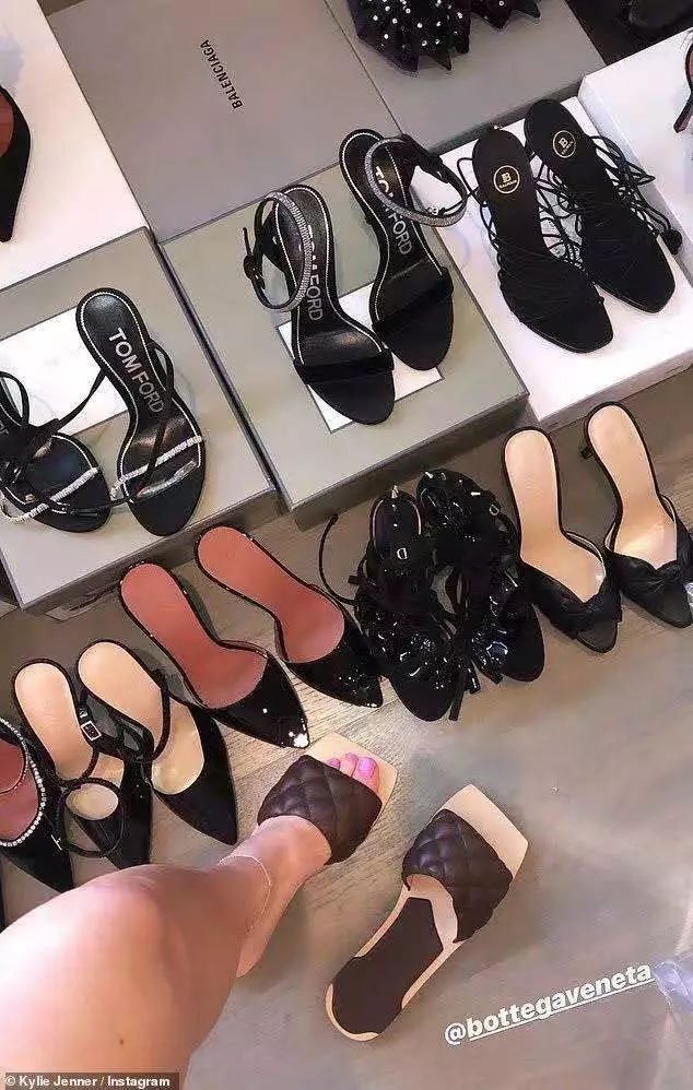 kylie是怎么成为亿万富豪的,一屋子的鞋子