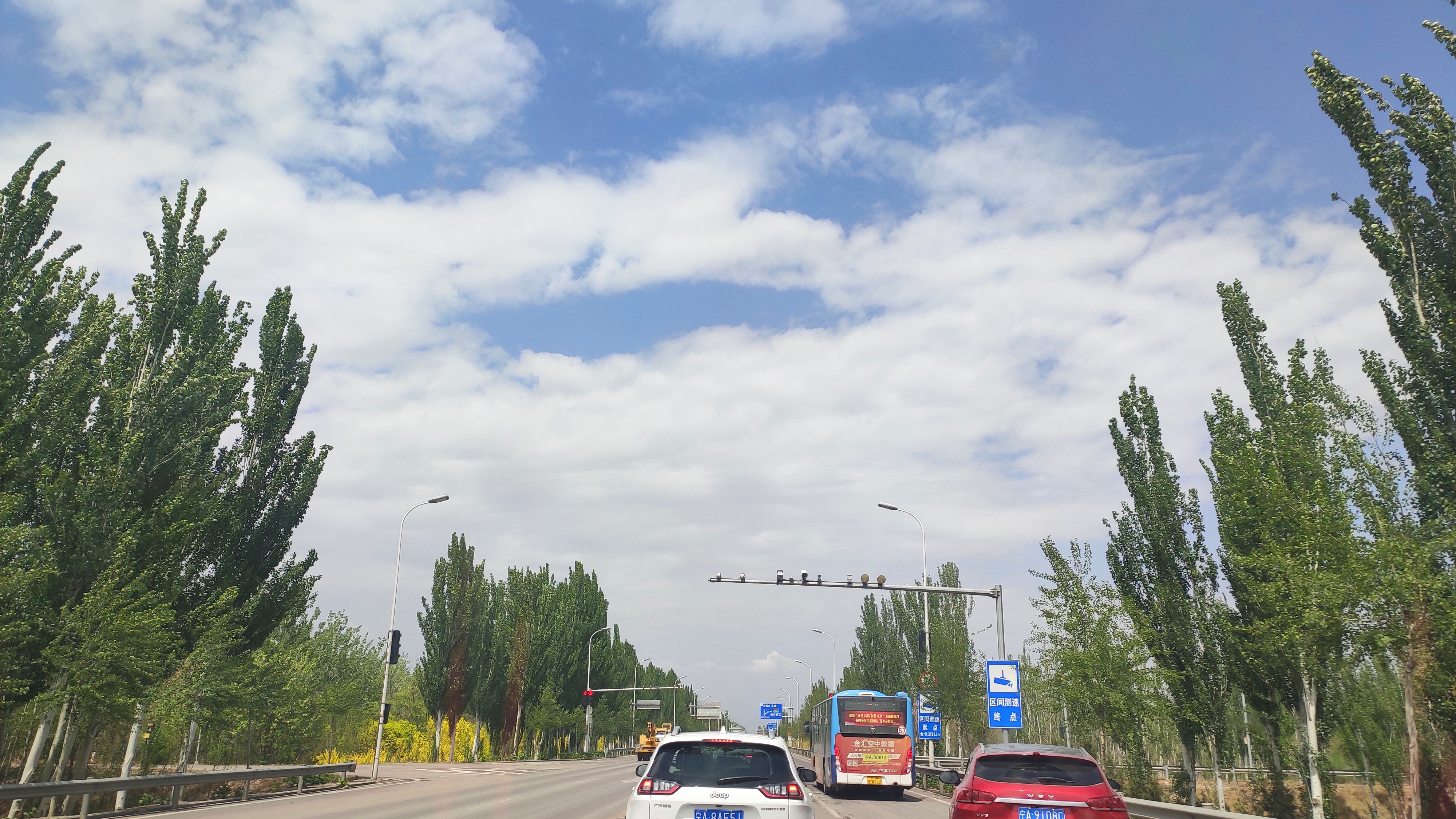 搓面下肚就发车，韩美林艺术馆里摆POSE，贺兰山边看睡佛