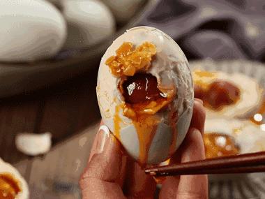 鸭蛋鸡蛋鹅蛋鹌鹑蛋哪个胆固醇高,鸡蛋鸭蛋鹅蛋鹌鹑蛋营养成分表