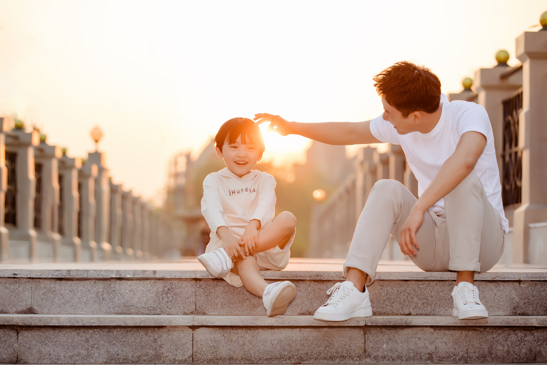 孩子不听话打一顿就好了,孩子不听话打一顿教育