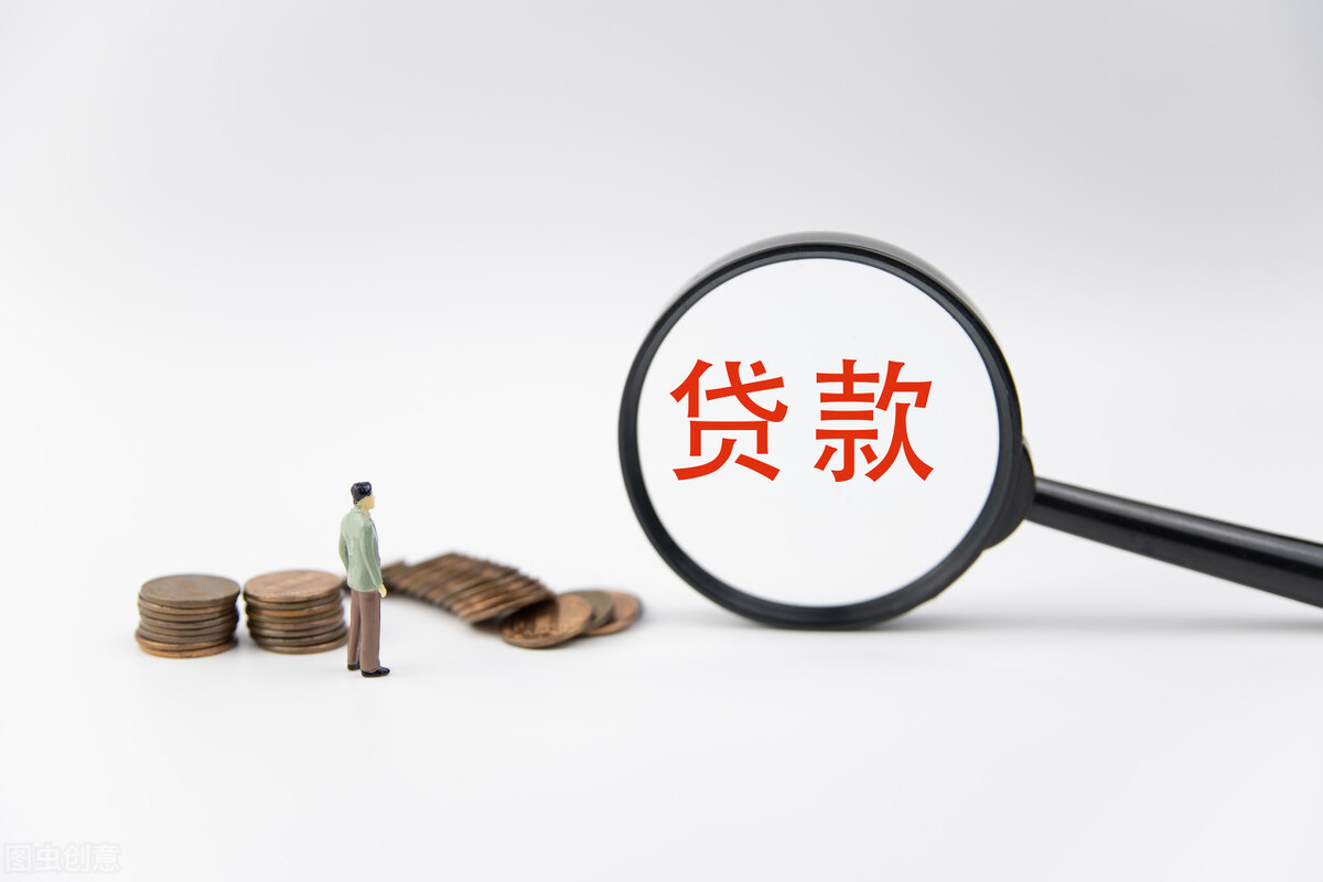 *咸平郎**：*养包**小31岁空姐，联合妻子夺回两套房，还要900万赔偿