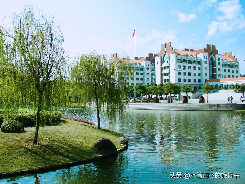 厦门有这样一个地方｜小和尚的邻居是大学生，古朴与摩登并存