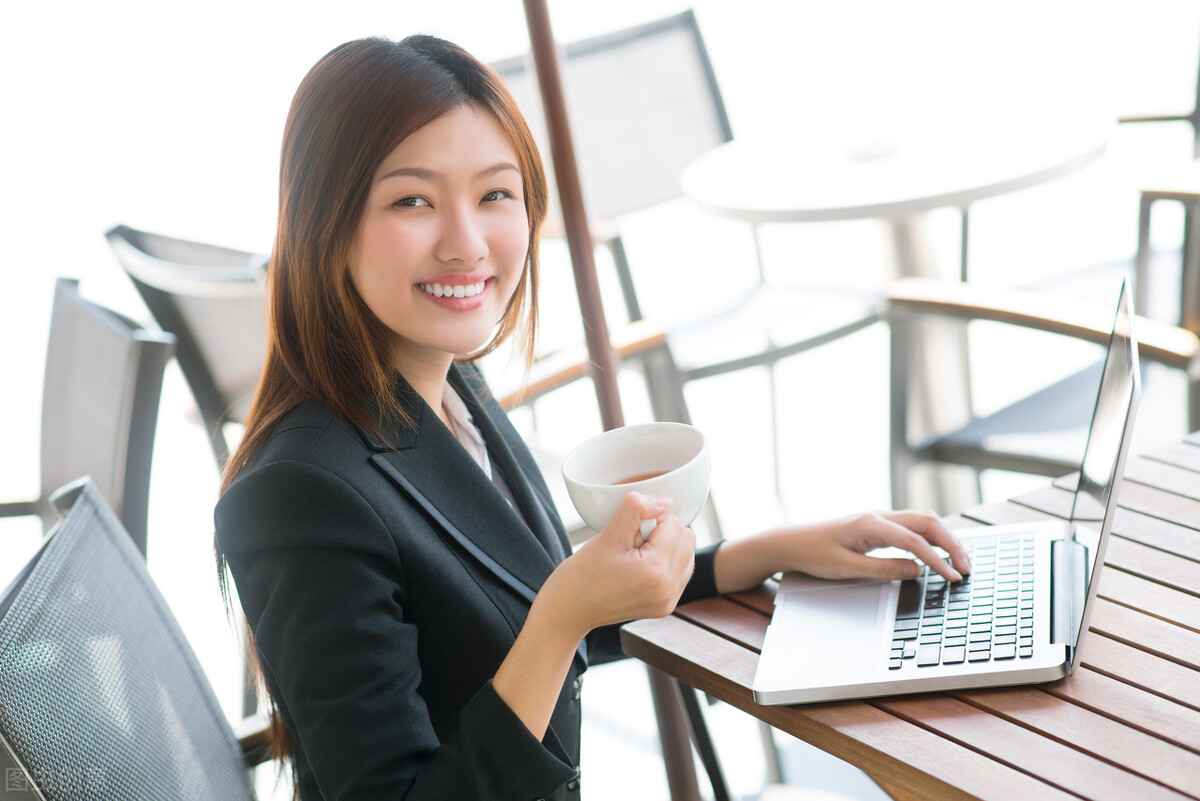 女生做金融行业好吗,金融圈女人干什么工作
