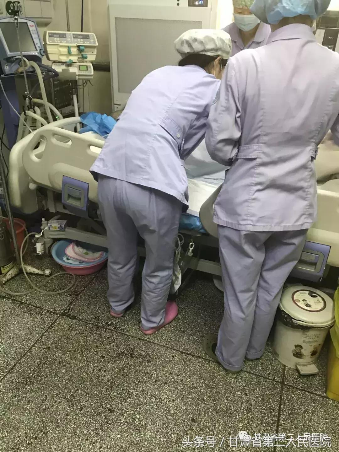 我眼中的护士初中作文,医院icu女护士视频