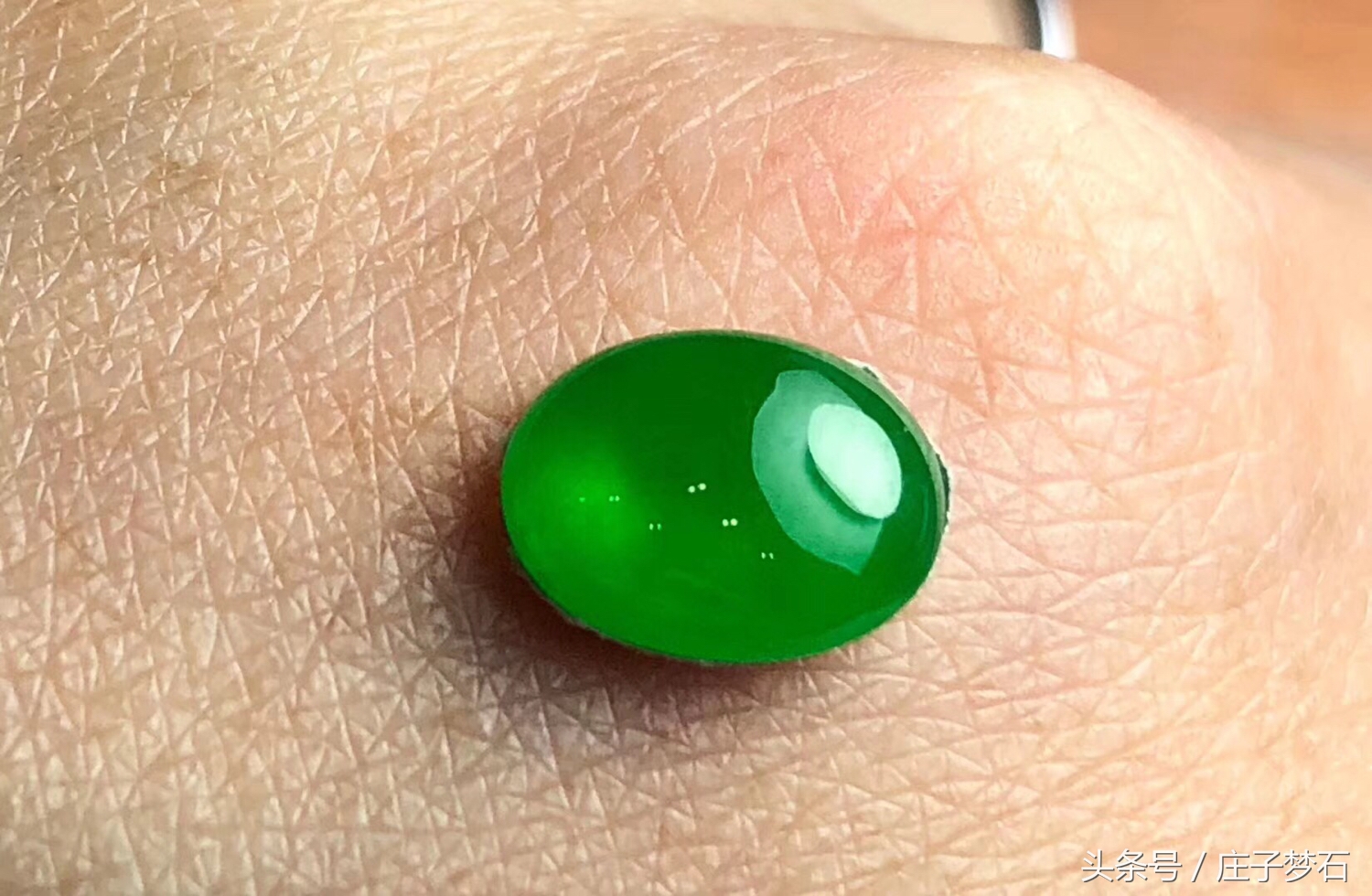 黄龙玉里面的水草花是如何形成的,黄龙玉水草花手镯价格
