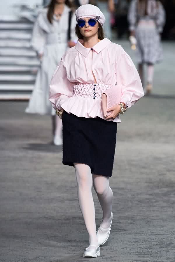 香奈儿巴黎时装秀价值多少,香奈儿巴黎皇宫大瀑布时装秀