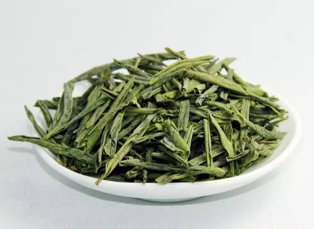 下雨天鞋子发臭怎么消除,下雨天鞋子有异味怎么处理