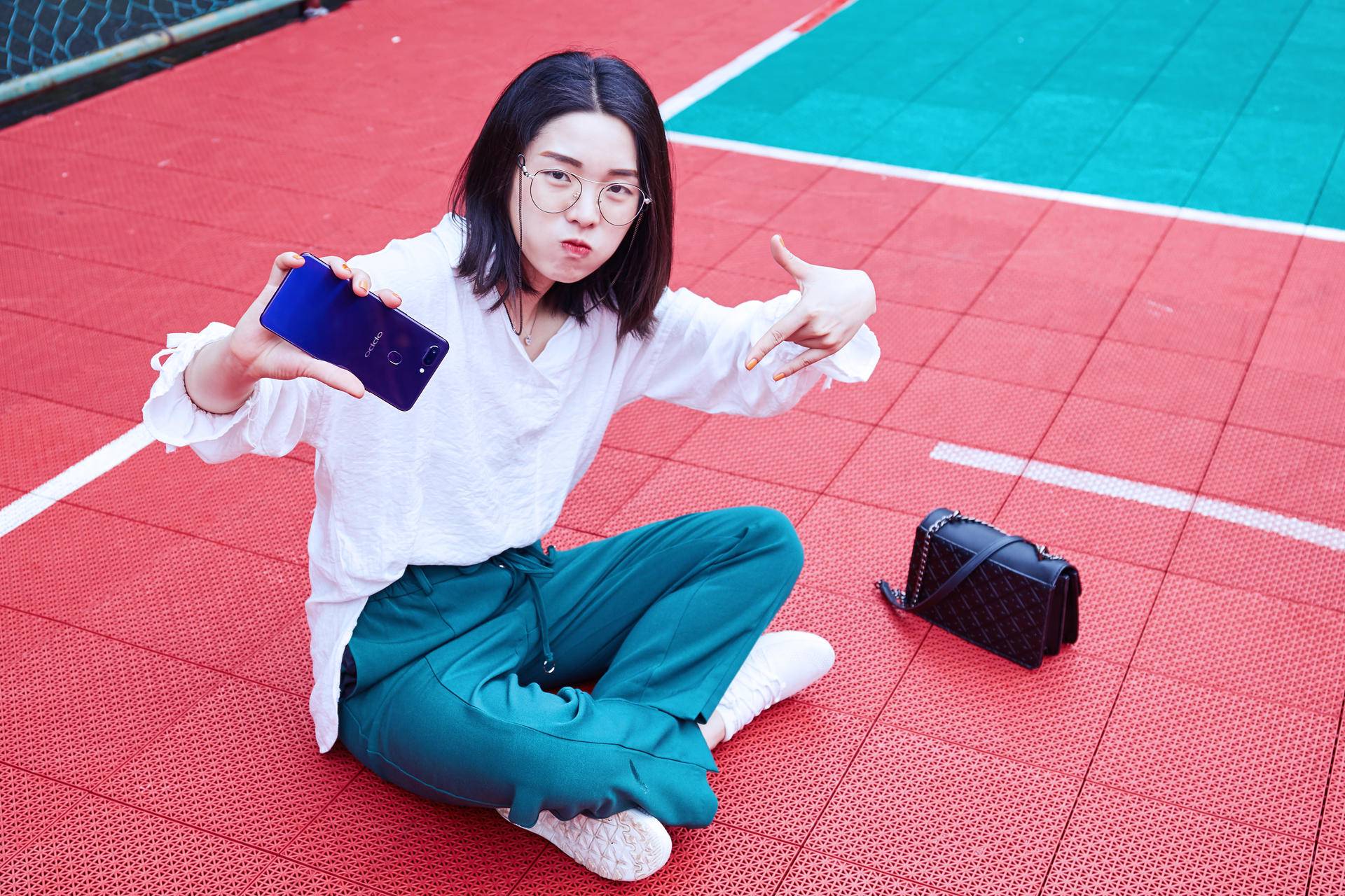 现在的oppor15还值得入手吗,现在买oppor15还值得吗