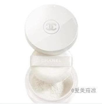 外国一网友，把女友摔到了床上，接下来的一幕尴尬了
