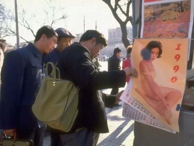 穿比基尼的中国姑娘：姐穿的是自由