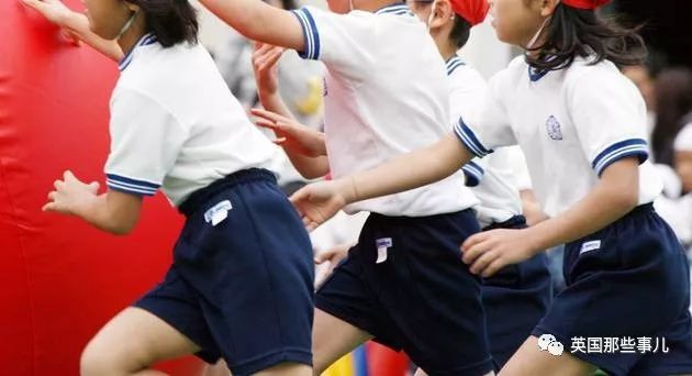 禁止女生穿内衣、*裤内**统一纯白色……日本这“奇葩校规”，简直无语