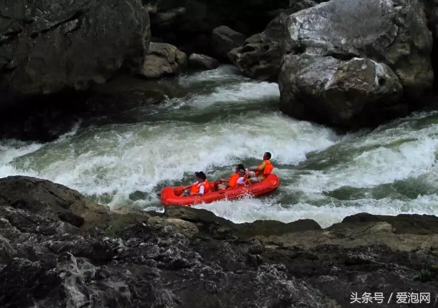 来一次说走就走的漂流之旅，贵州最美最惊险的漂流全在这里