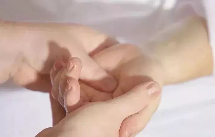 被蚊子咬了别擦药，涂点这个马上止痒！
