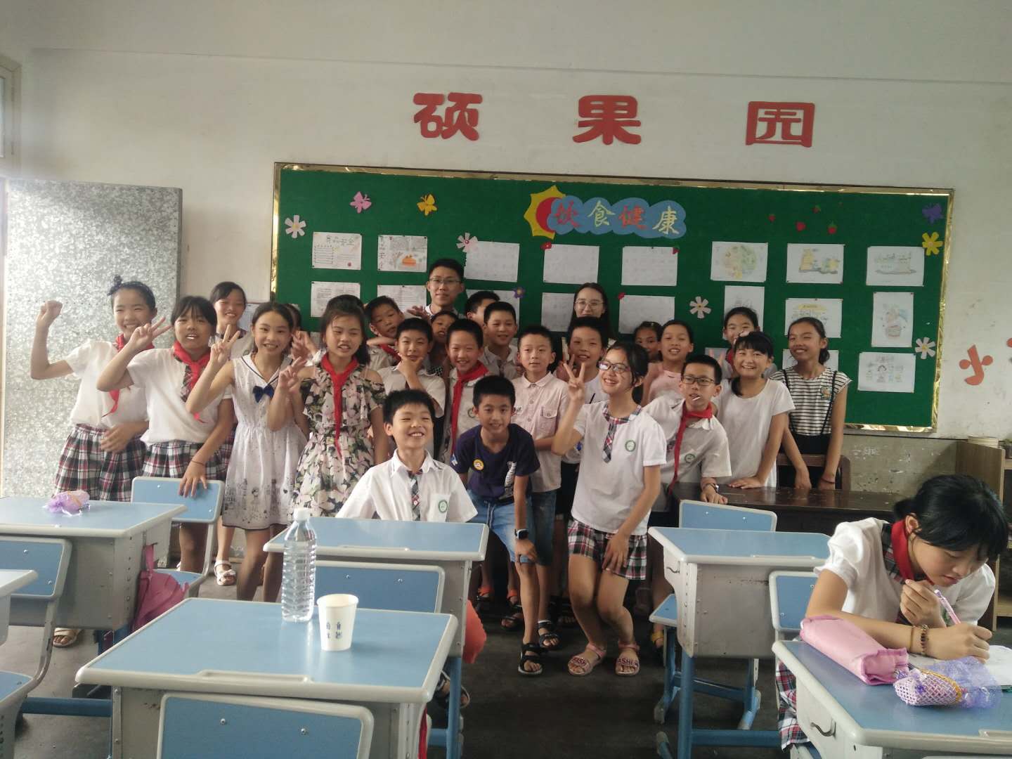 圆小财携手浙江省投融资协会走进江山大桥小学，关爱山区儿童
