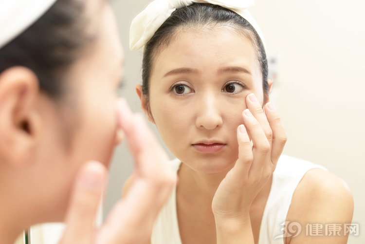 38岁女性内分泌失调是什么症状,内分泌失调导致的月经不调的症状