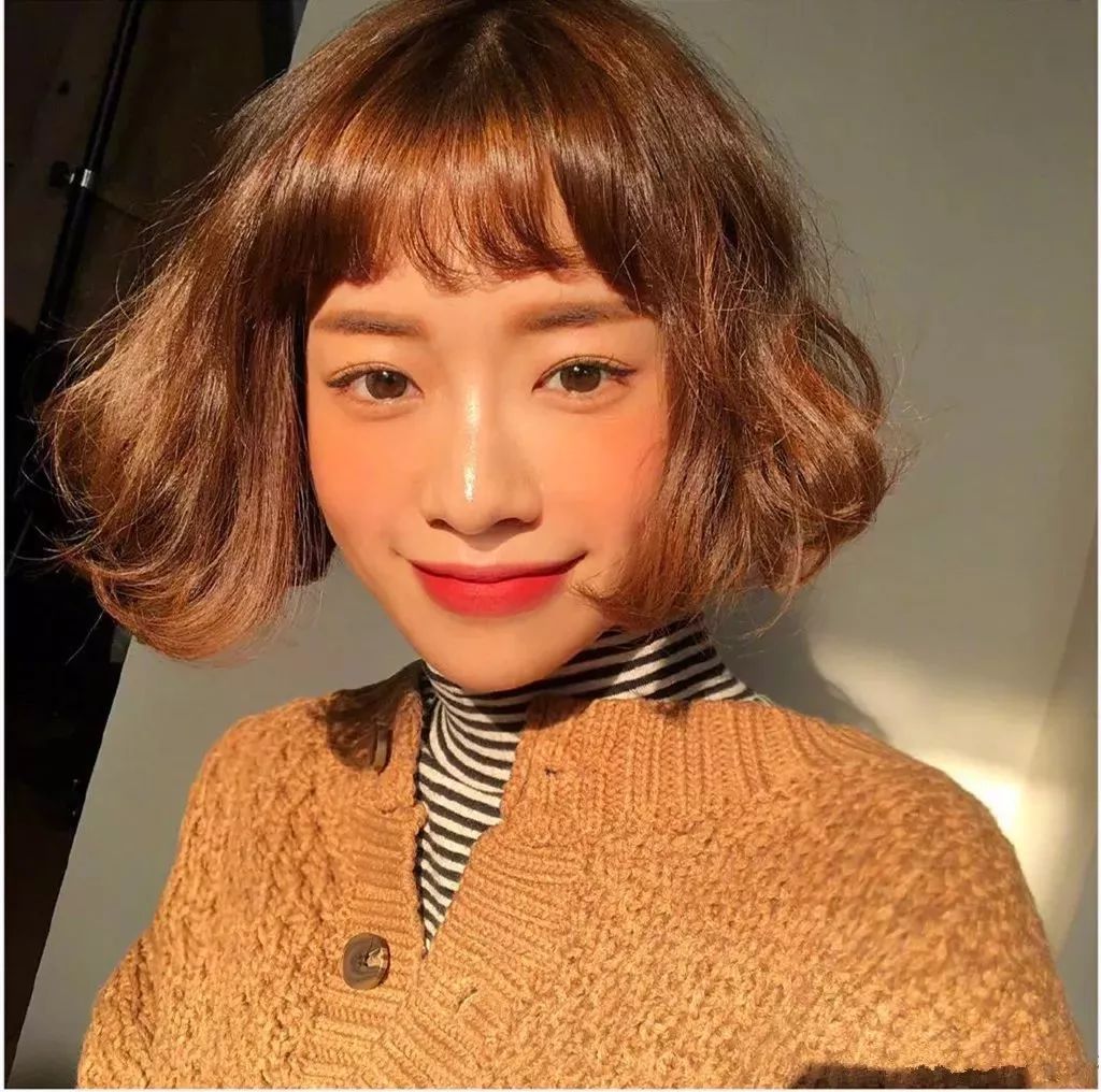 短发剪得太显脸大,短发剪到哪里视觉感更强