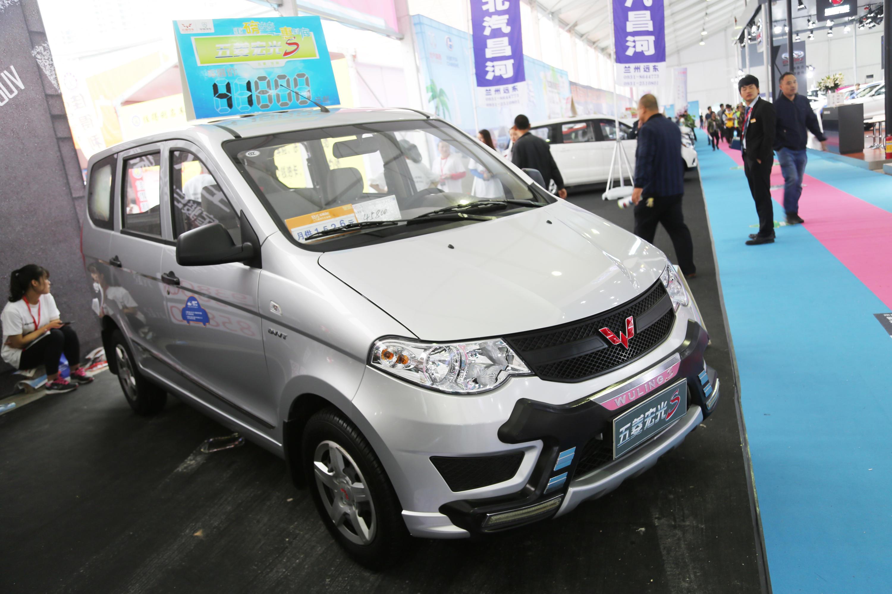 为什么五菱宏光能称为国产神车,五菱宏光才是真正的神车