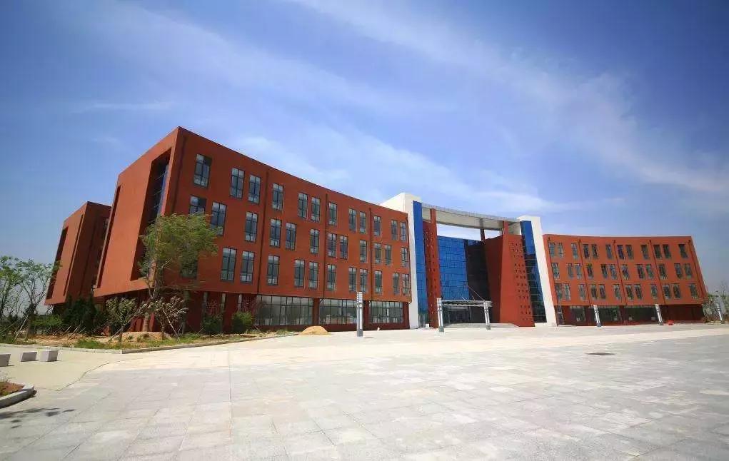 四年都毁这里了：中国最惨大学校区