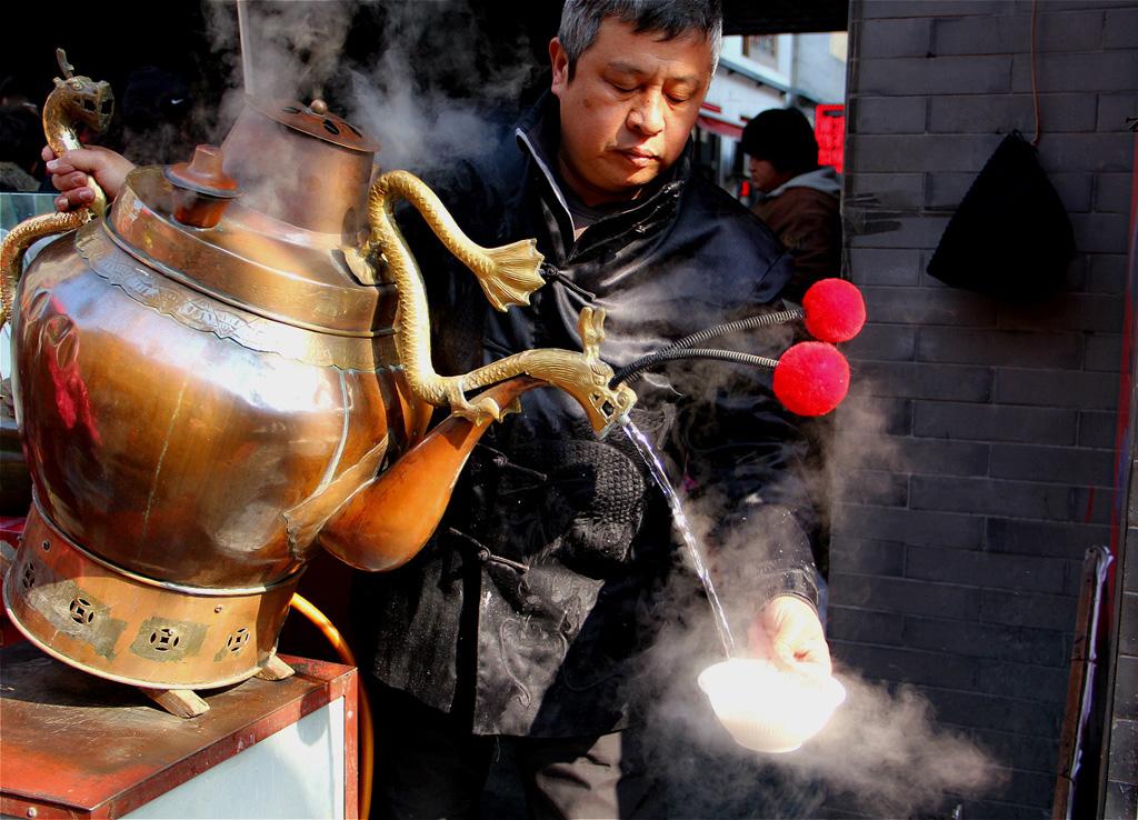 天津龙嘴壶茶汤,天津时调龙嘴大铜壶