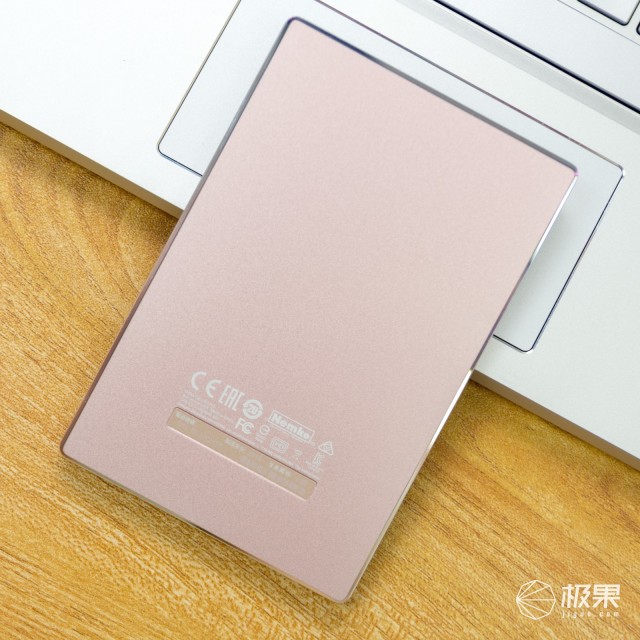 精致纤薄、高效稳定，LaCie保时捷设计2TB移动硬盘测评