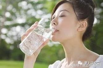 视觉盛宴！速来围观！现场直播腹腔镜胆囊切除术全过程！