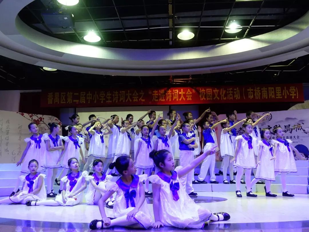 我爱诗词我爱中国小学版,我爱古诗词国学1-6年级
