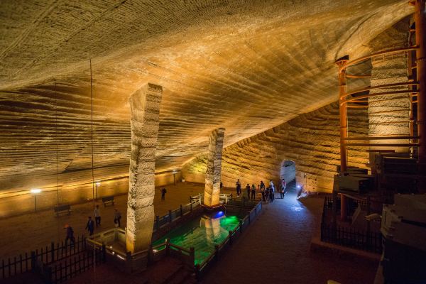 世界第8大奇迹的中国地下陵墓,世界古代的四个逆天工程