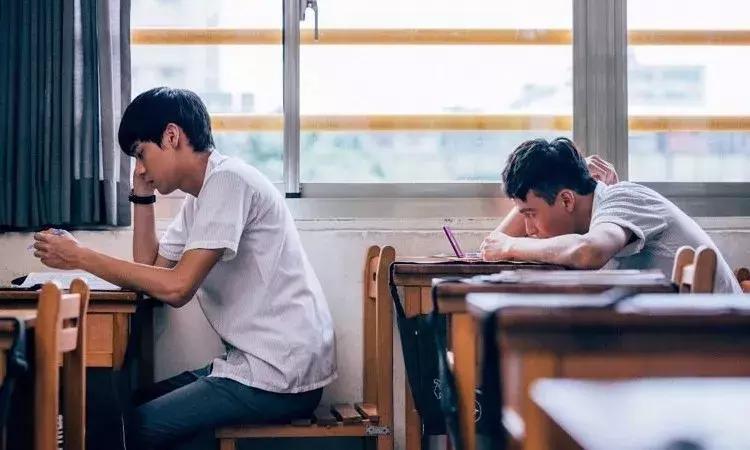 22位大学生一夜之间被开除,22名大学生一夜之间被开除完整版